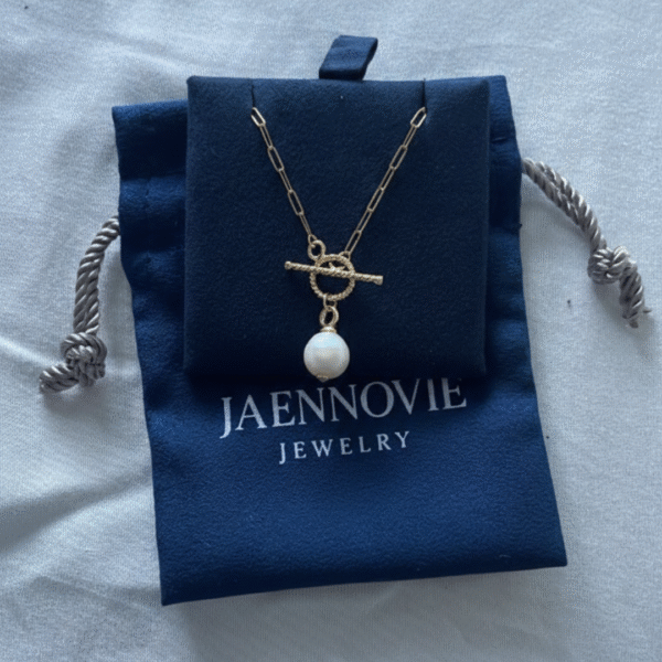 Toggle clasp + pearl drop